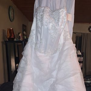 David’s bridal wedding dress new with tags